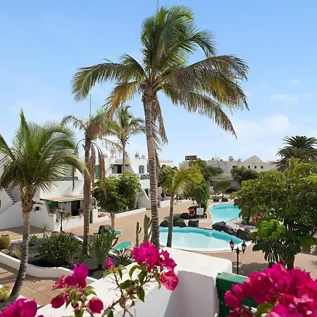 Rocas Negras Puerto del Carmen (Lanzarote)